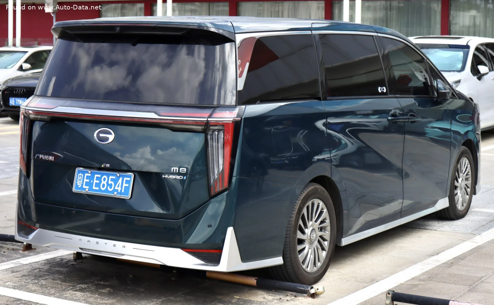 Trumpchi GM8/M8 2.0T (246 Hp) Full Hybrid e-CVT2022 - thumbnail 3