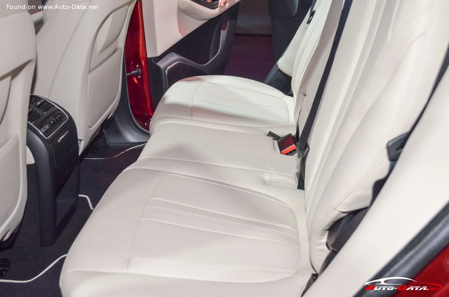 VinFast LUX SA 2.0 (228 Hp) Automatic2019 - thumbnail 10