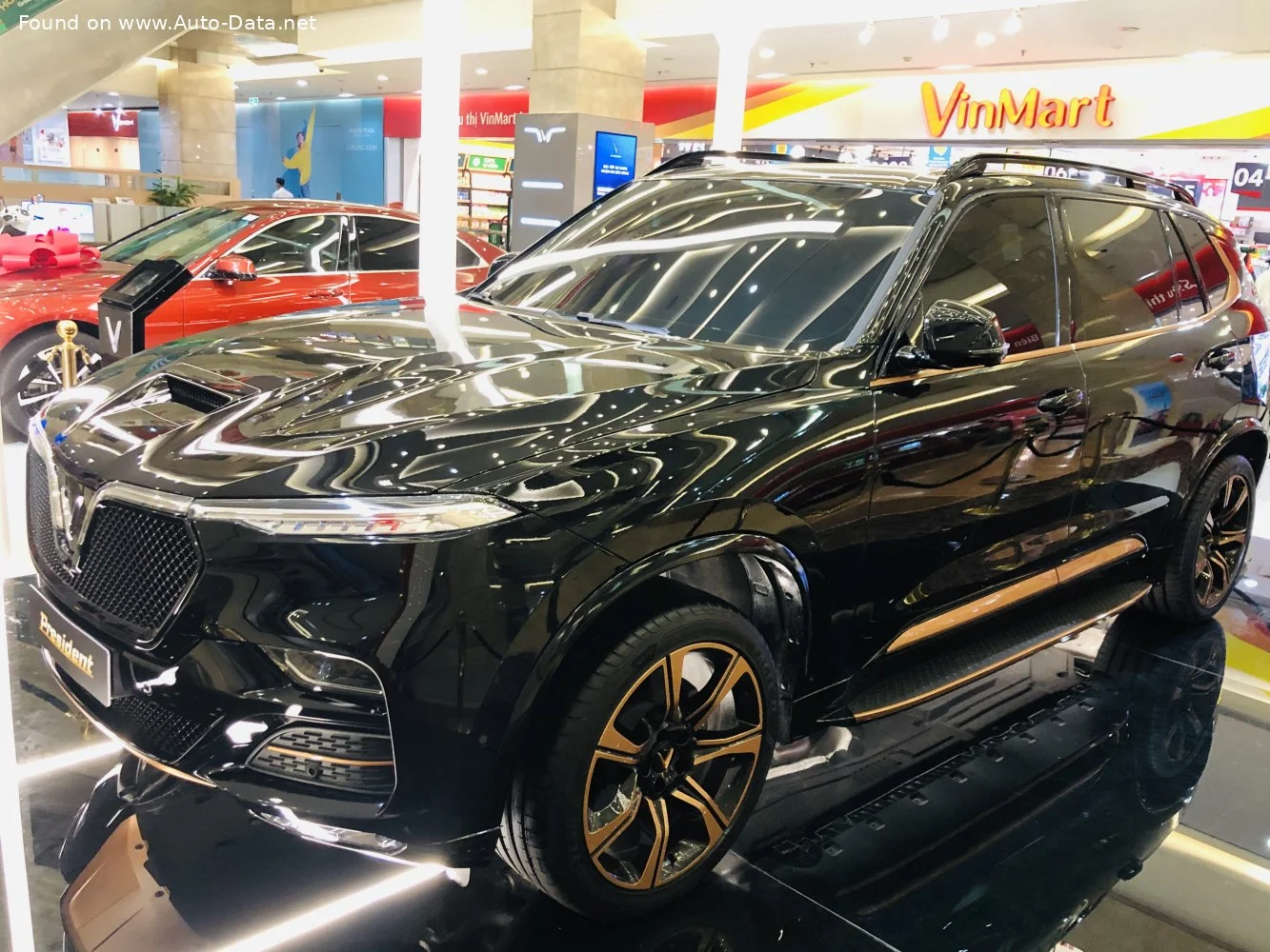 VinFast President 6.2 V8 (420 Hp) AWD Automatic2020 - - 1
