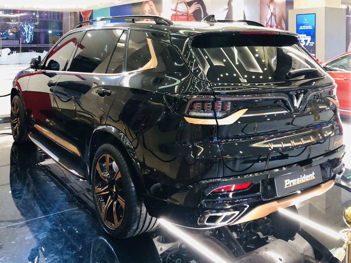 VinFast President 6.2 V8 (420 Hp) AWD Automatic2020 - thumbnail 2