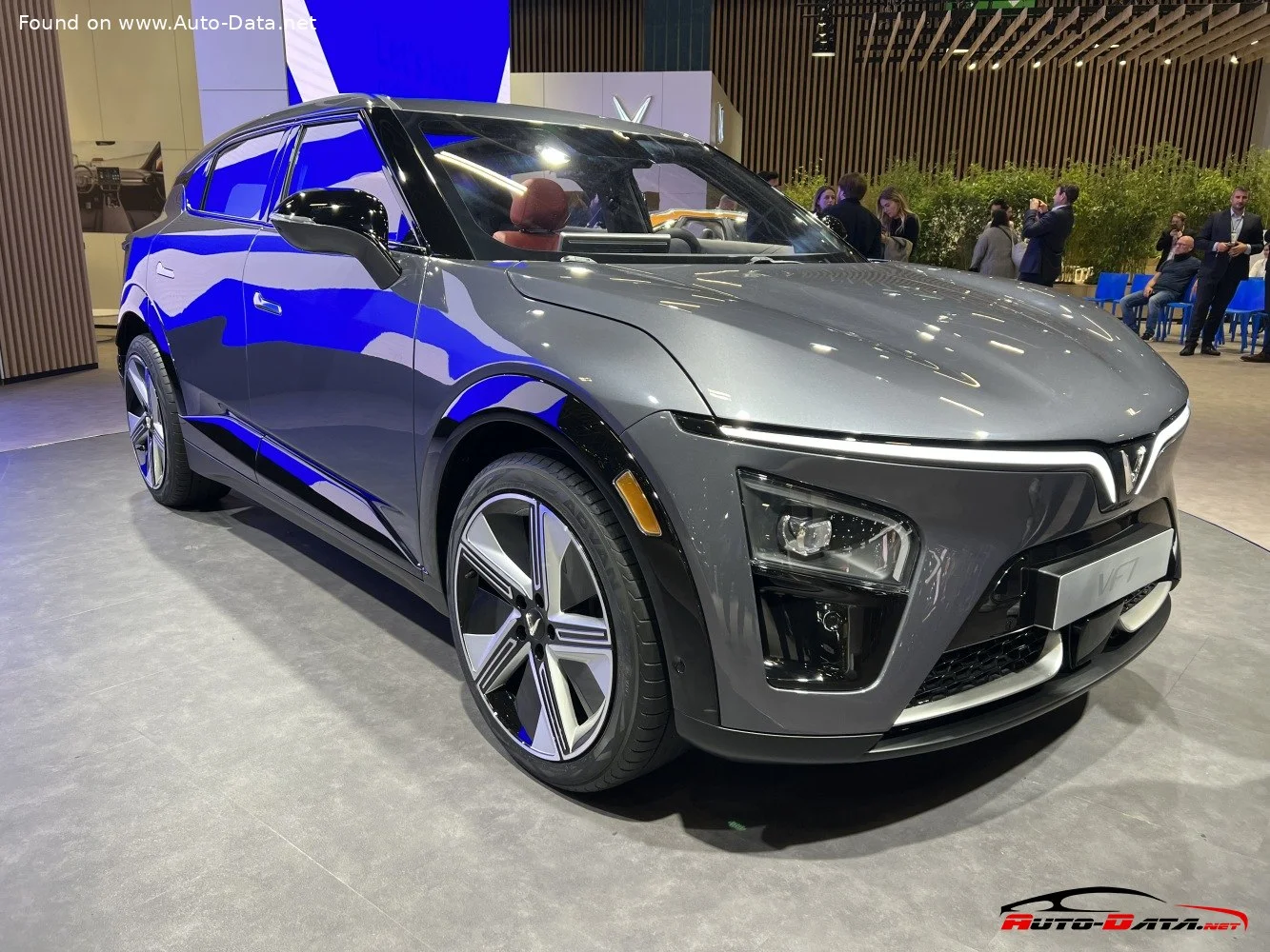 VinFast VF 7 75.3 kWh (204 Hp) Electric2022 - - 1