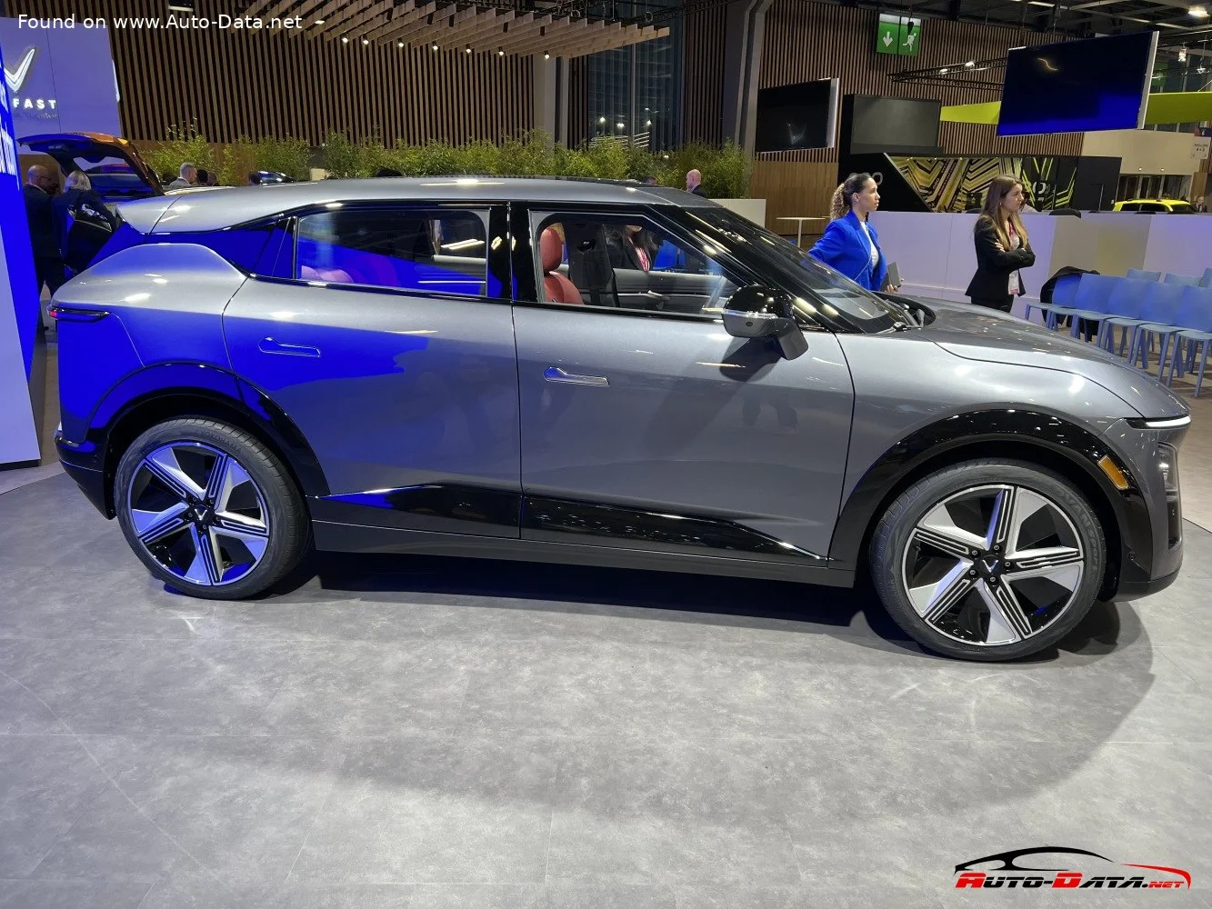 VinFast VF 7 75.3 kWh (204 Hp) Electric2022 - thumbnail 3