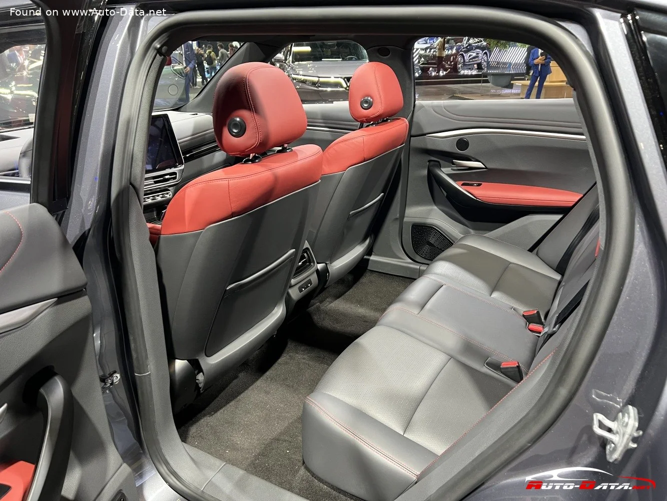 VinFast VF 7 75.3 kWh (204 Hp) Electric2022 - thumbnail 7