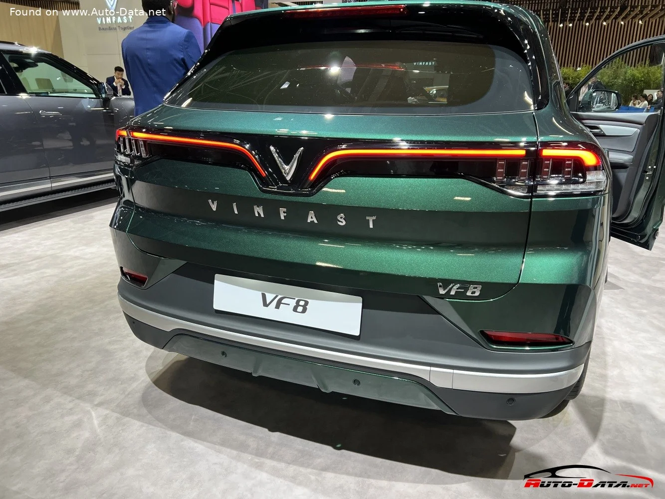 VinFast VF 8 Enhanced Range 87.7 kWh (348 Hp) BEV AWD2022 - thumbnail 11