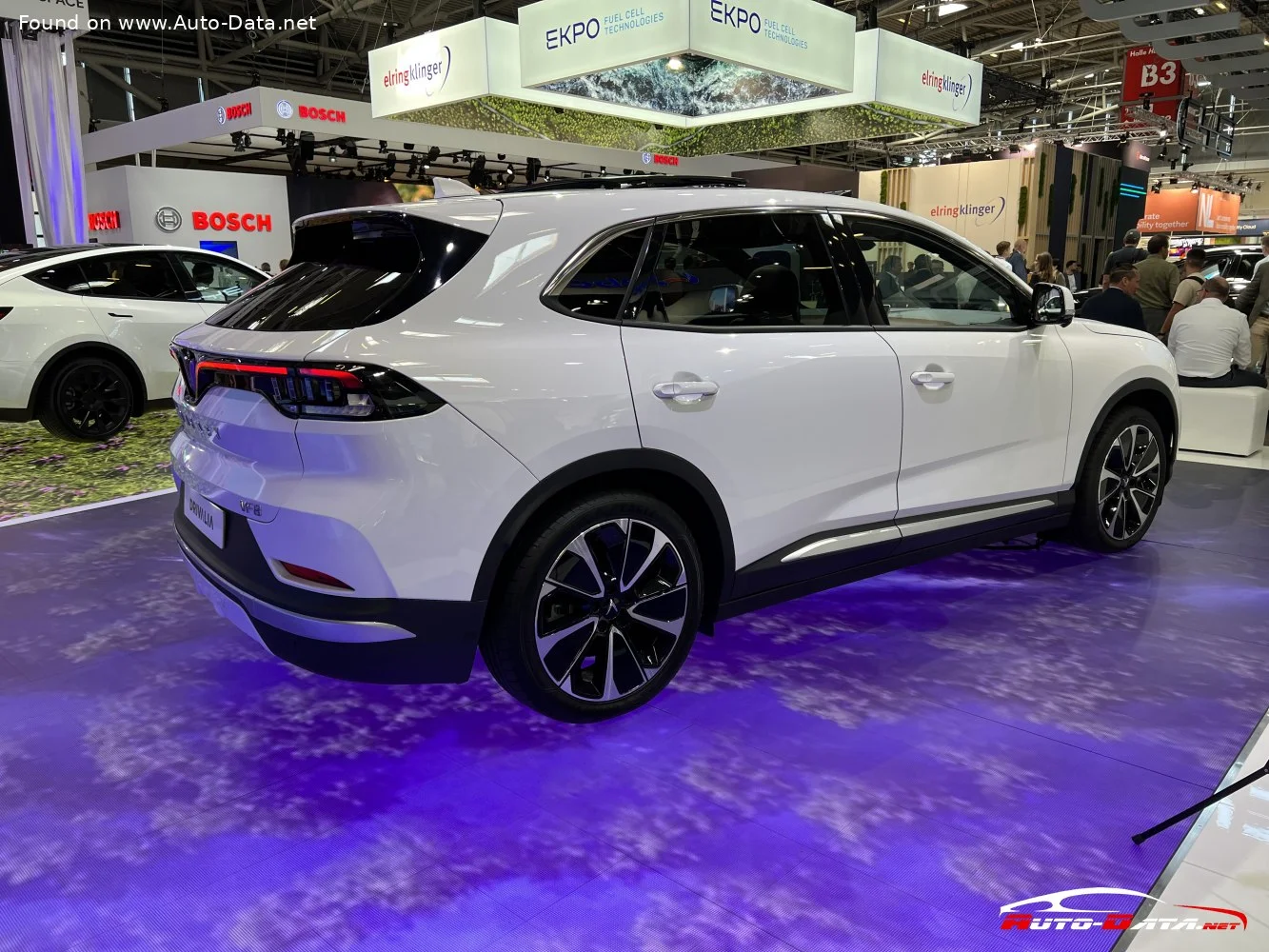 VinFast VF 8 Enhanced Range 87.7 kWh (348 Hp) BEV AWD2022 - thumbnail 12