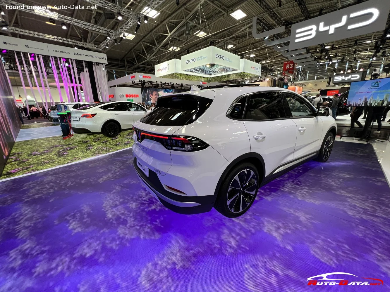 VinFast VF 8 Enhanced Range 87.7 kWh (348 Hp) BEV AWD2022 - thumbnail 13