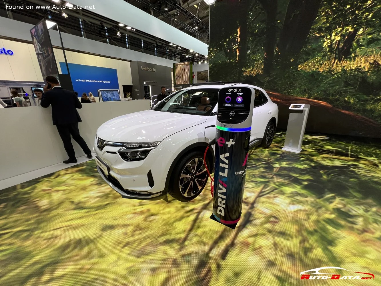 VinFast VF 8 Enhanced Range 87.7 kWh (348 Hp) BEV AWD2022 - thumbnail 18