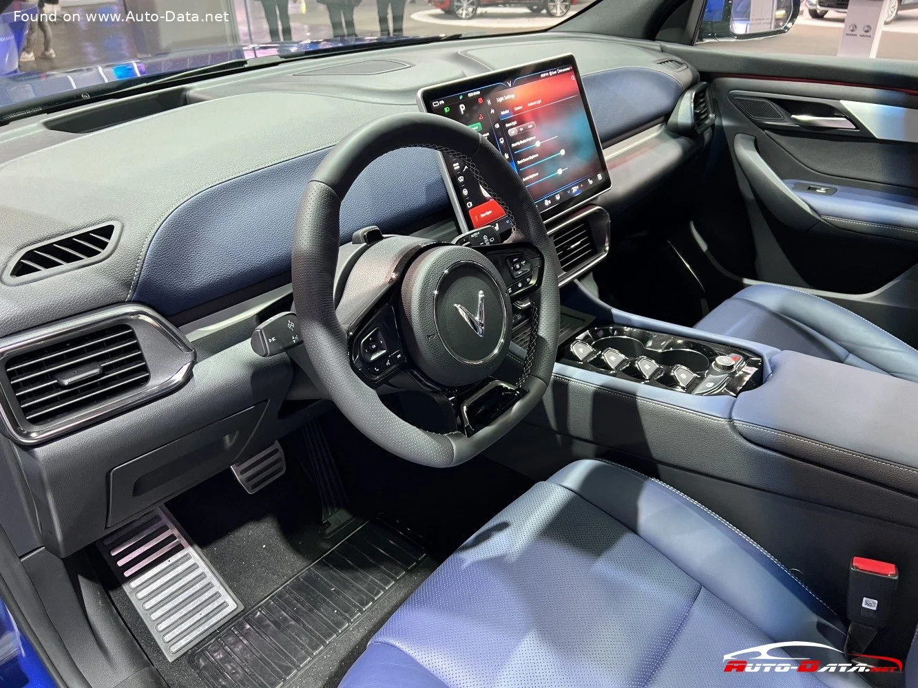 VinFast VF 8 Enhanced Range 87.7 kWh (348 Hp) BEV AWD2022 - thumbnail 6