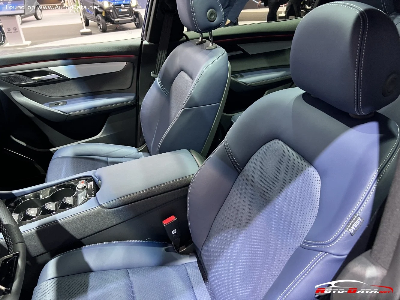 VinFast VF 8 Enhanced Range 87.7 kWh (348 Hp) BEV AWD2022 - thumbnail 7