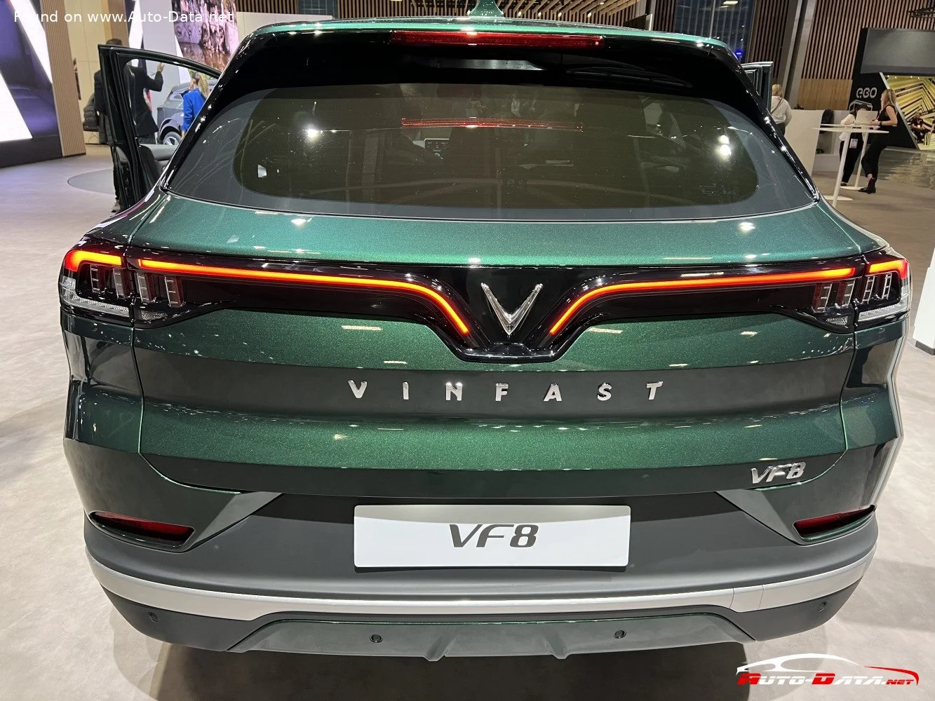 VinFast VF 8 Enhanced Range 87.7 kWh (348 Hp) BEV AWD2022 - thumbnail 10