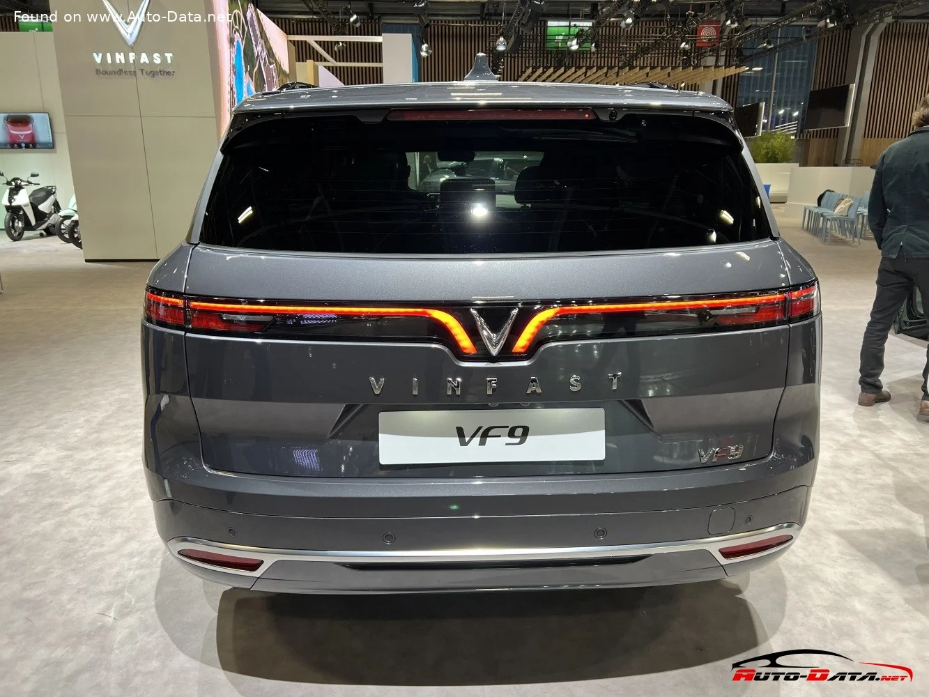 VinFast VF 9 Enhanced Range 123 kWh (402 Hp) BEV AWD2021 - thumbnail 4