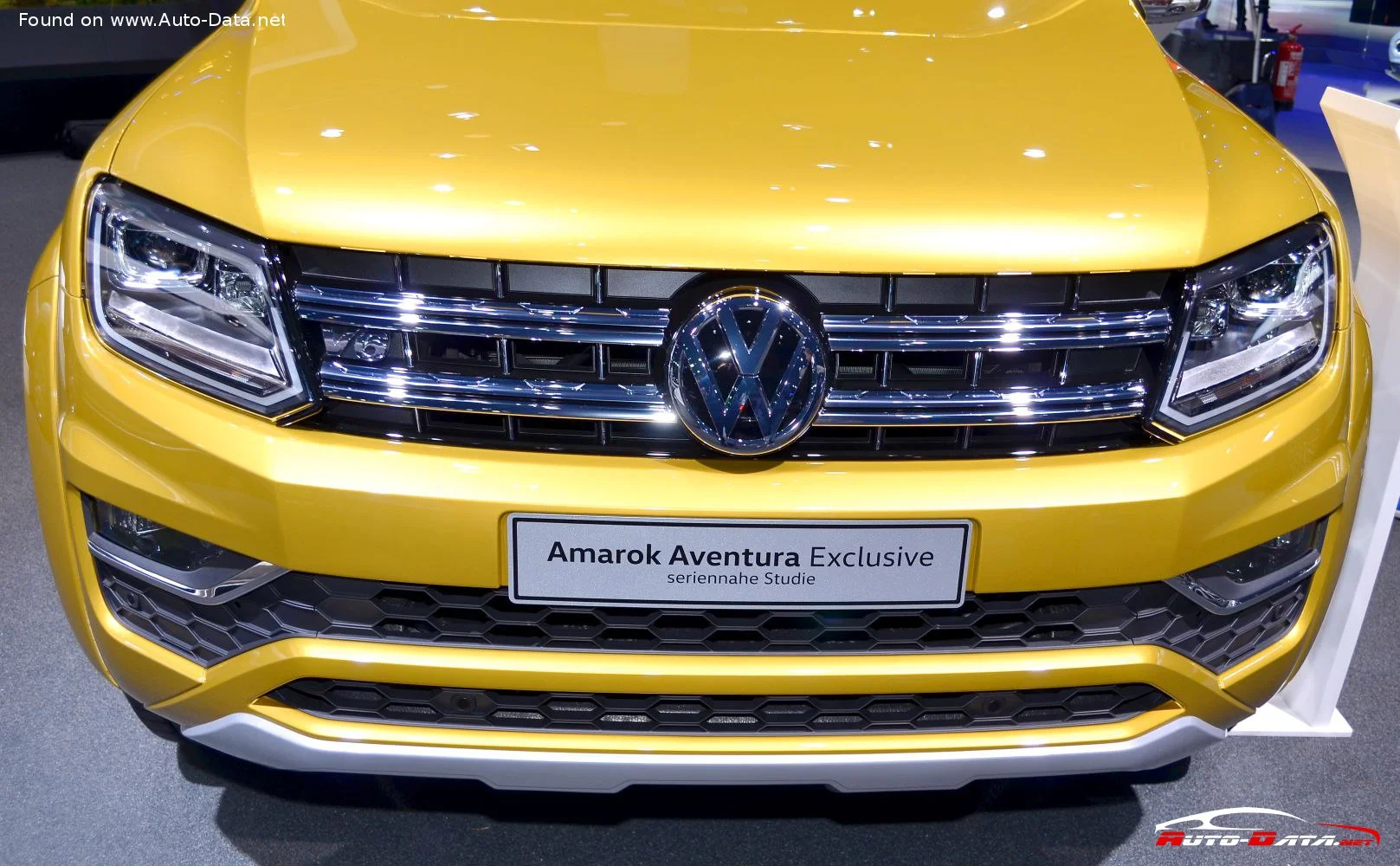 Volkswagen Amarok 3.0 V6 TDI (163 Hp)2017 - 2020 thumbnail 8