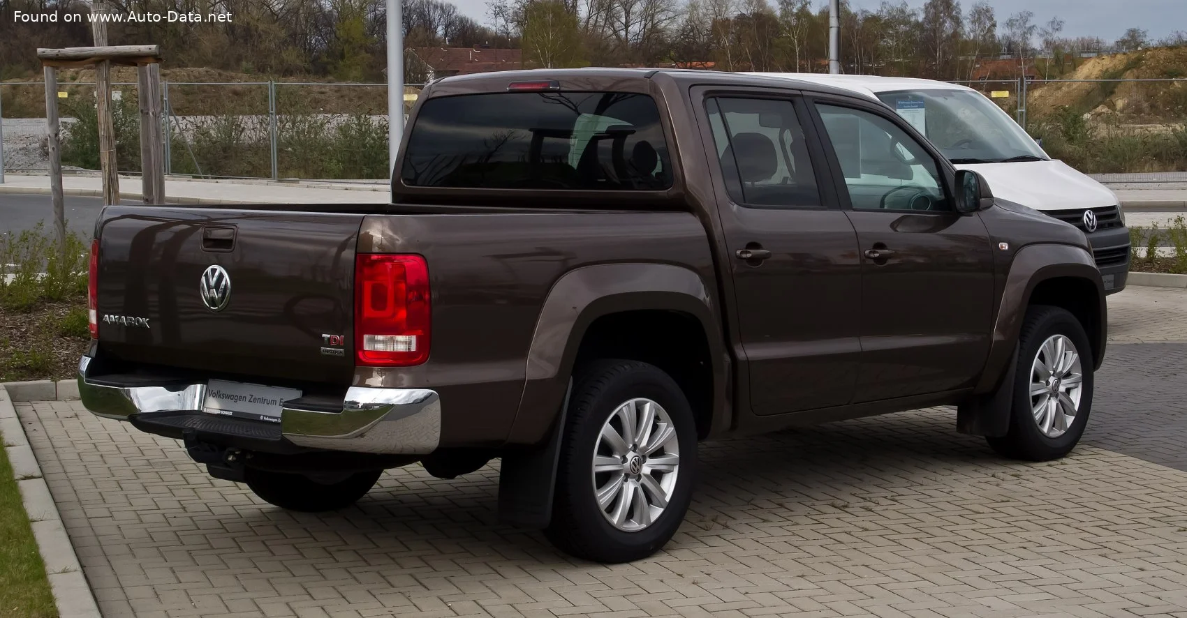Volkswagen Amarok 2.0 TDI (140 Hp)2010 - 2016 thumbnail 8