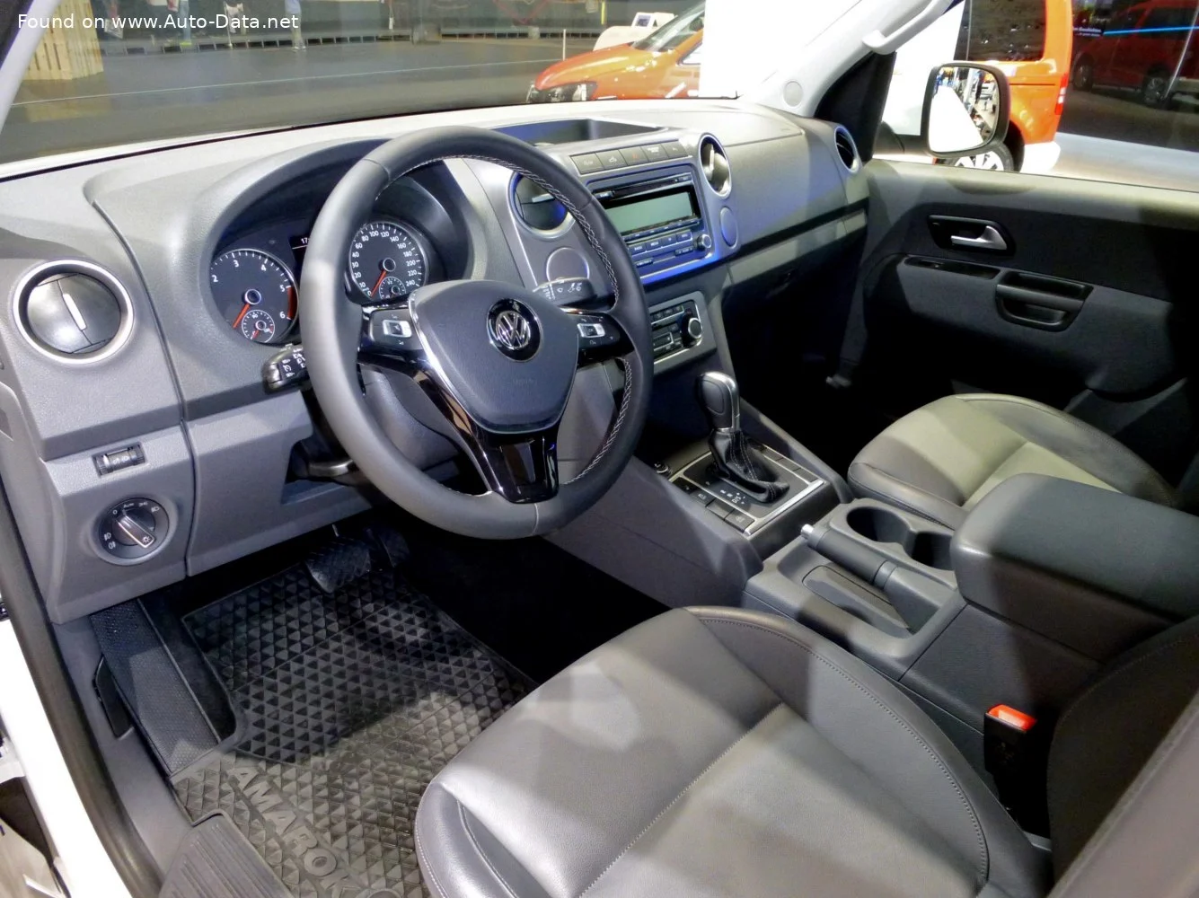 Volkswagen Amarok 2.0 TDI (140 Hp)2010 - 2016 thumbnail 10