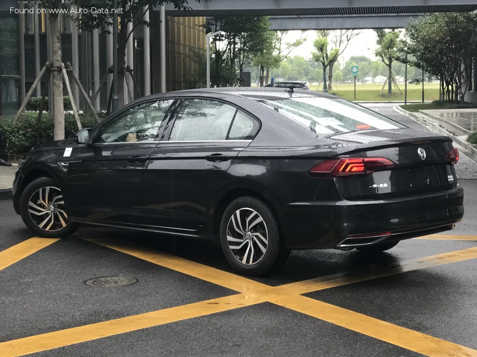 Volkswagen Bora 1.4 280TSI (150 Hp) DSG2018 - thumbnail 2