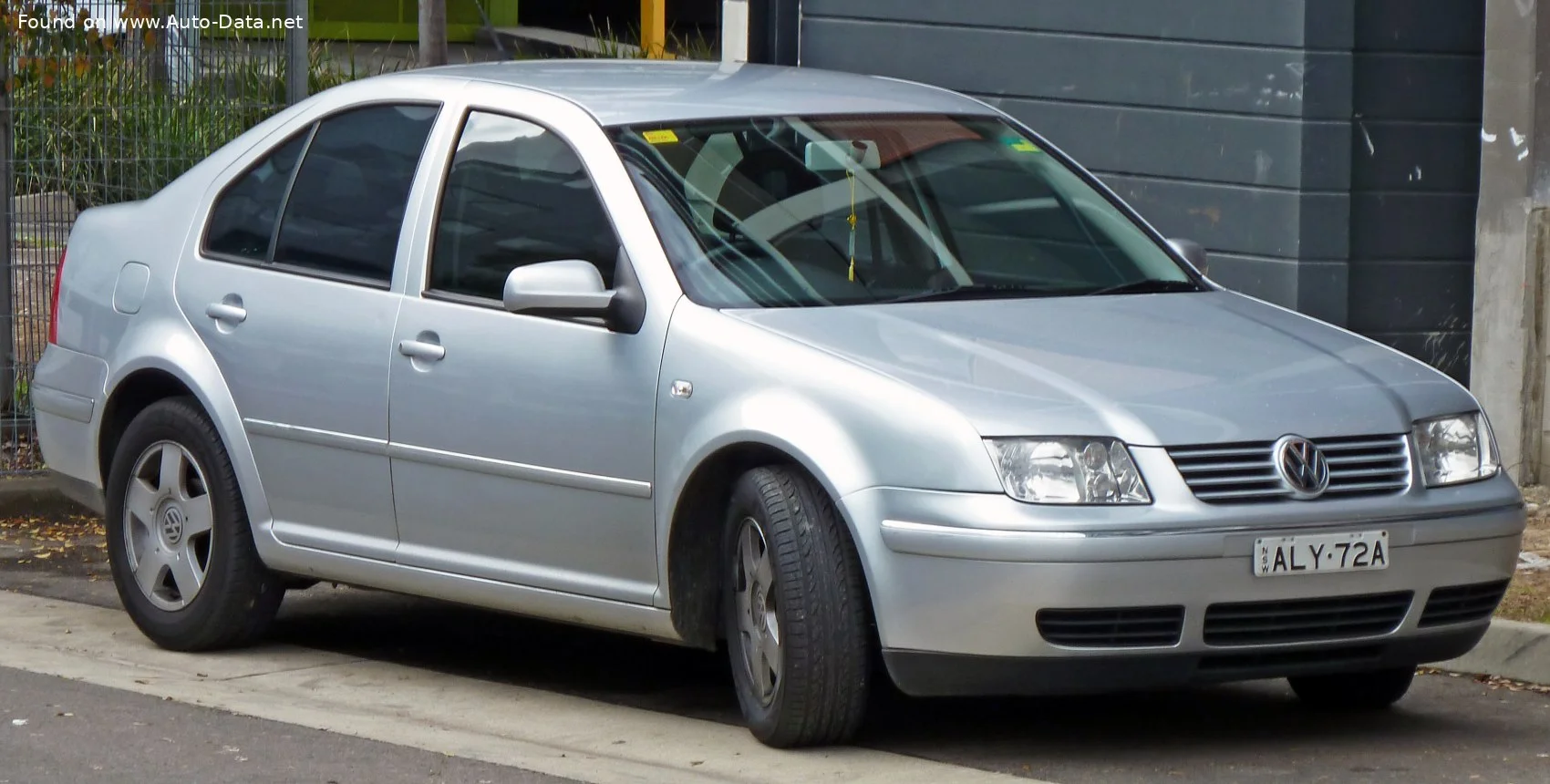 Volkswagen Bora 1.4 16V (75 Hp)1999 - 2005 - 1