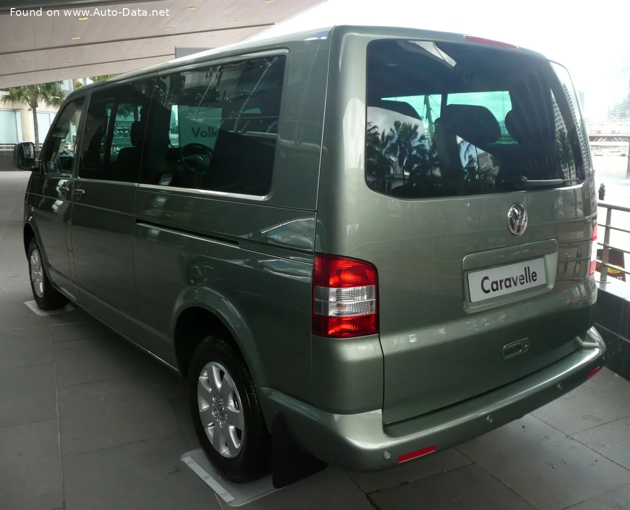 Volkswagen Caravelle 1.9 TDI (105 Hp)2003 - 2009 thumbnail 3