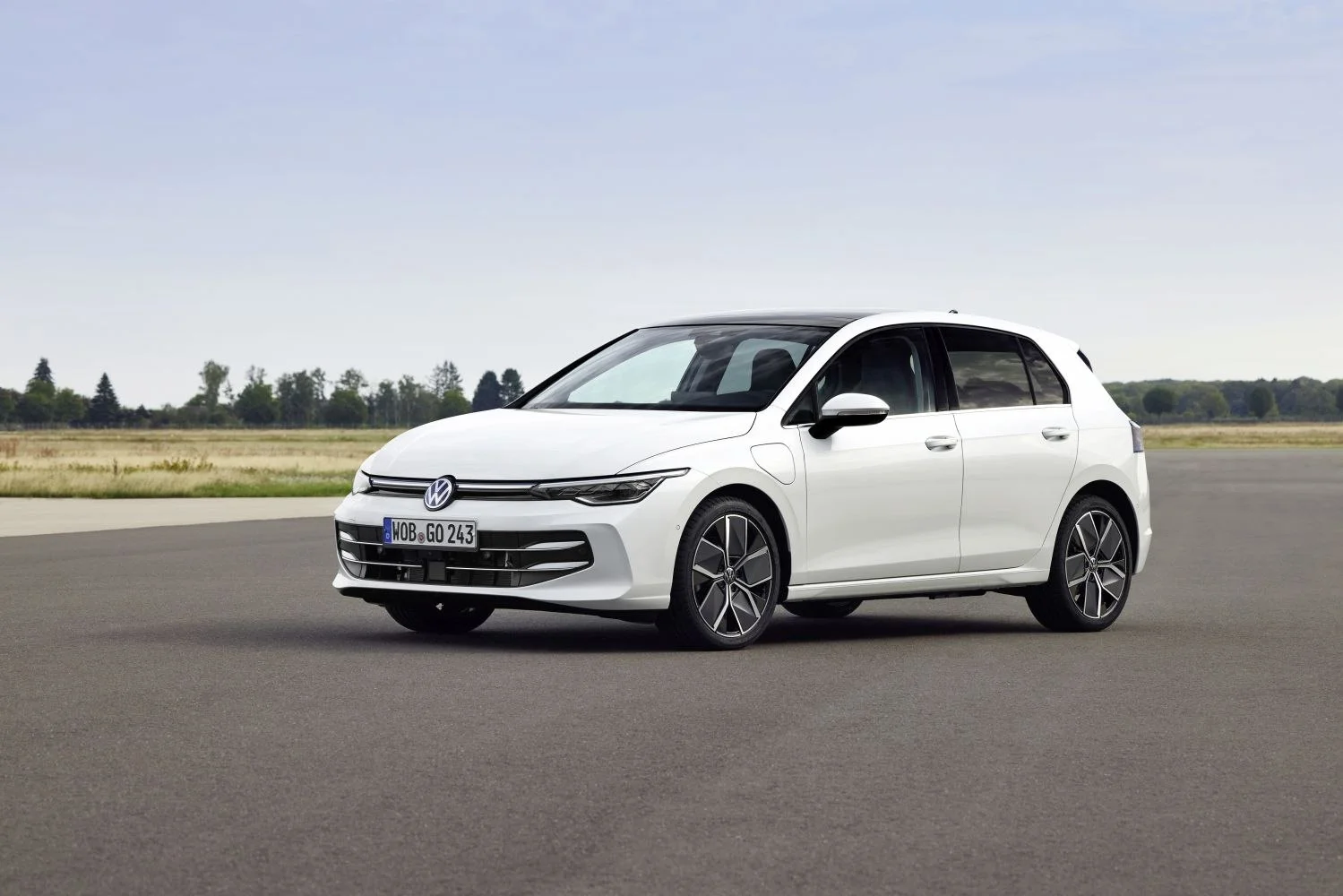 Volkswagen Golf 1.5 eTSI (116 Hp) Mild Hybrid DSG2024 - - 1