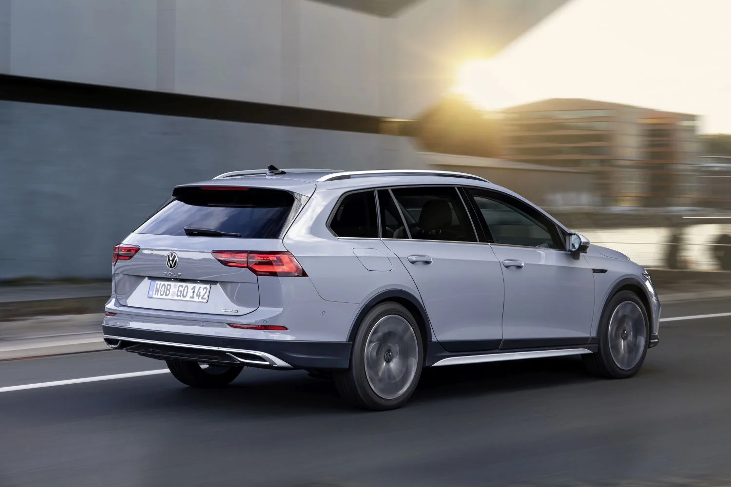Volkswagen Golf 2.0 TDI (200 Hp) 4MOTION DSG2020 - 2023 thumbnail 4