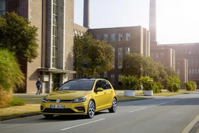 Volkswagen Golf 1.0 TSI (110 Hp)2017 - 2019 thumbnail 3