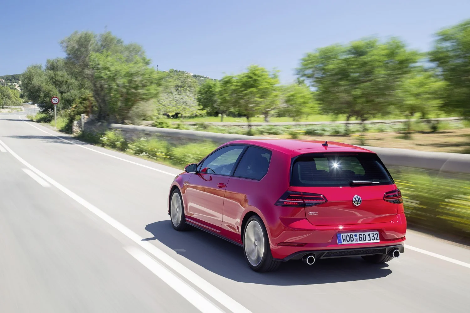 Volkswagen Golf GTI Performance 2.0 TSI (245 Hp)2017 - 2018 thumbnail 3
