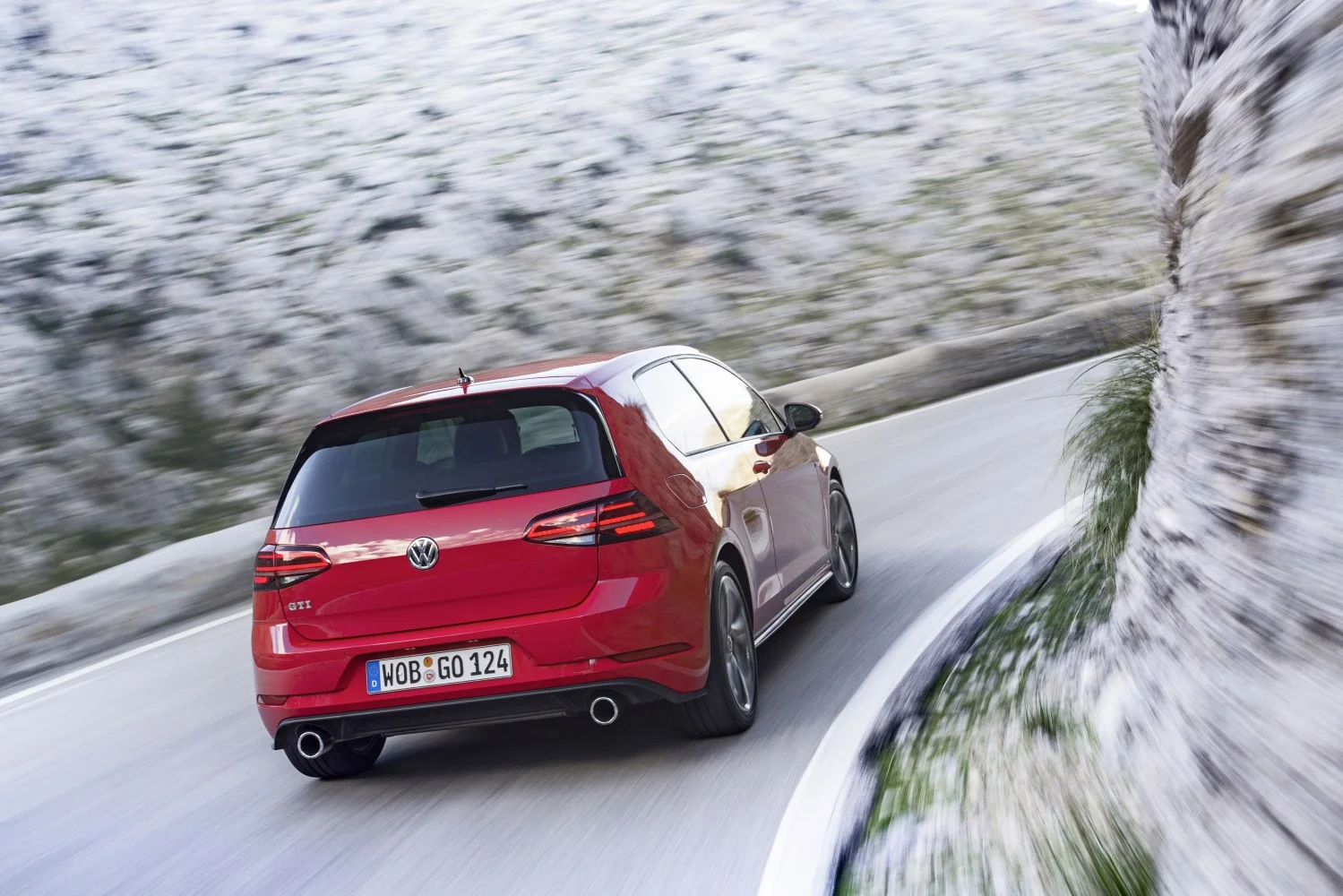 Volkswagen Golf GTI Performance 2.0 TSI (245 Hp)2017 - 2018 thumbnail 4