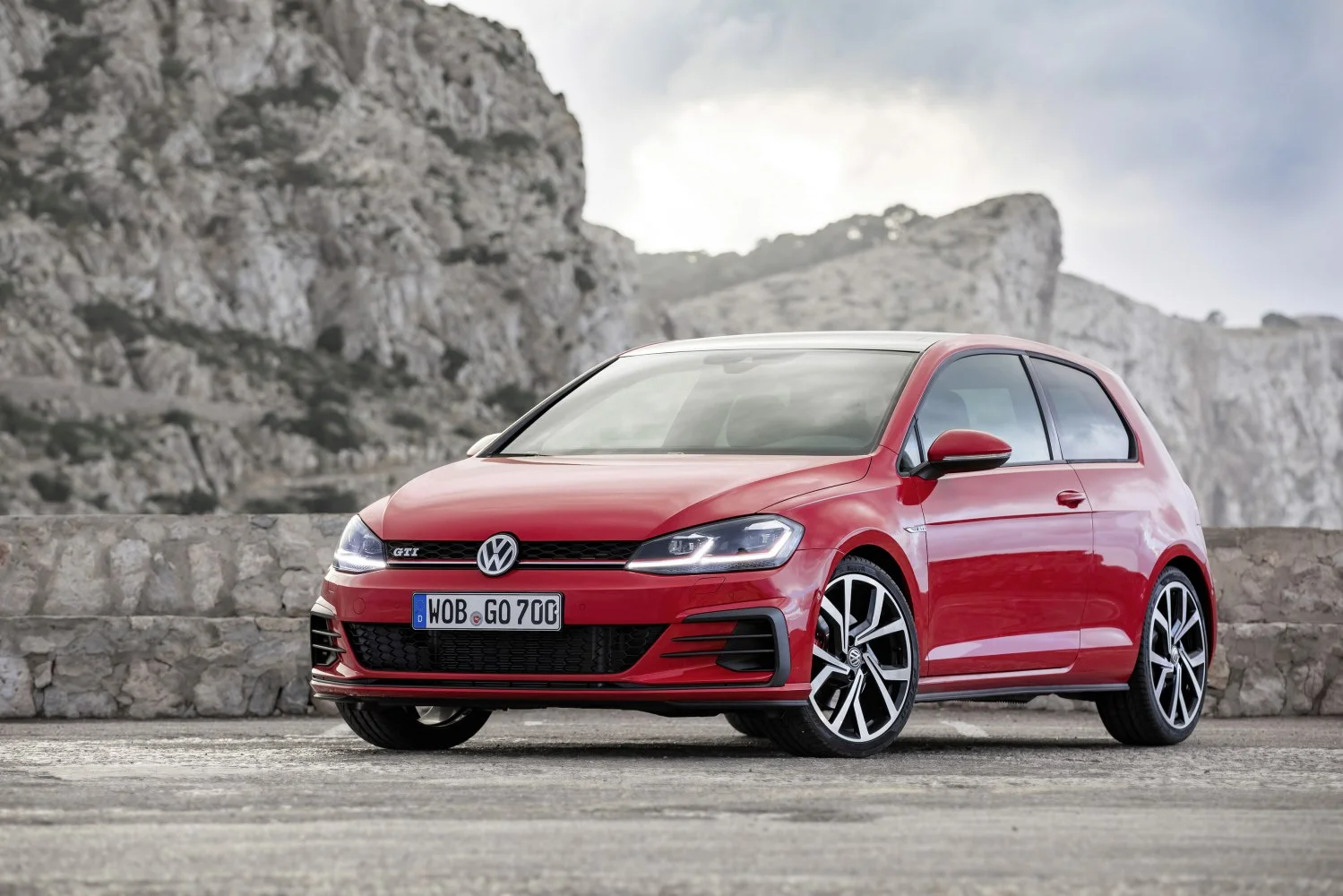 Volkswagen Golf GTI Performance 2.0 TSI (245 Hp)2017 - 2018 thumbnail 5