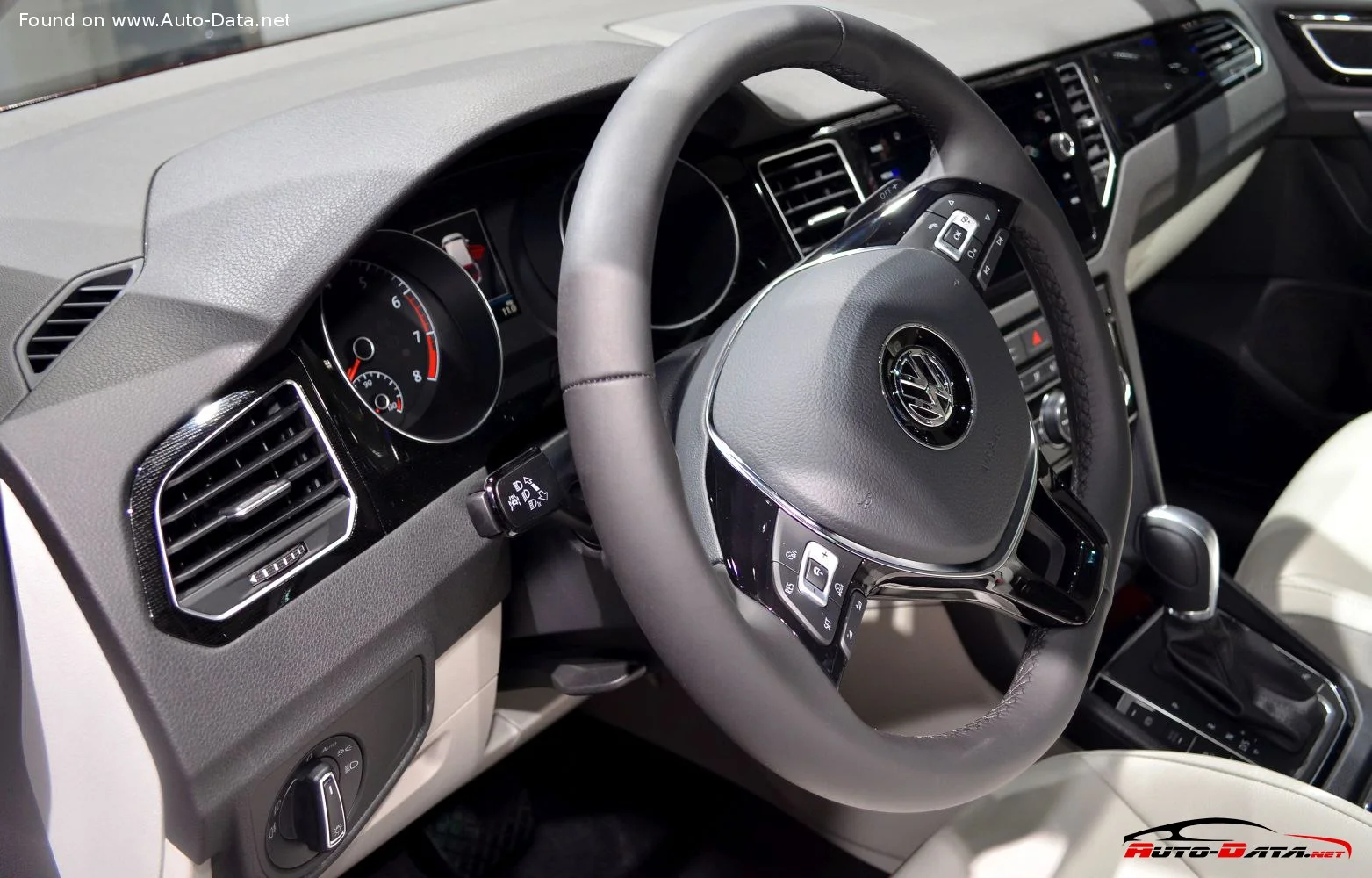 Volkswagen Golf 1.0 TSI (110 Hp)2017 - 2019 thumbnail 10