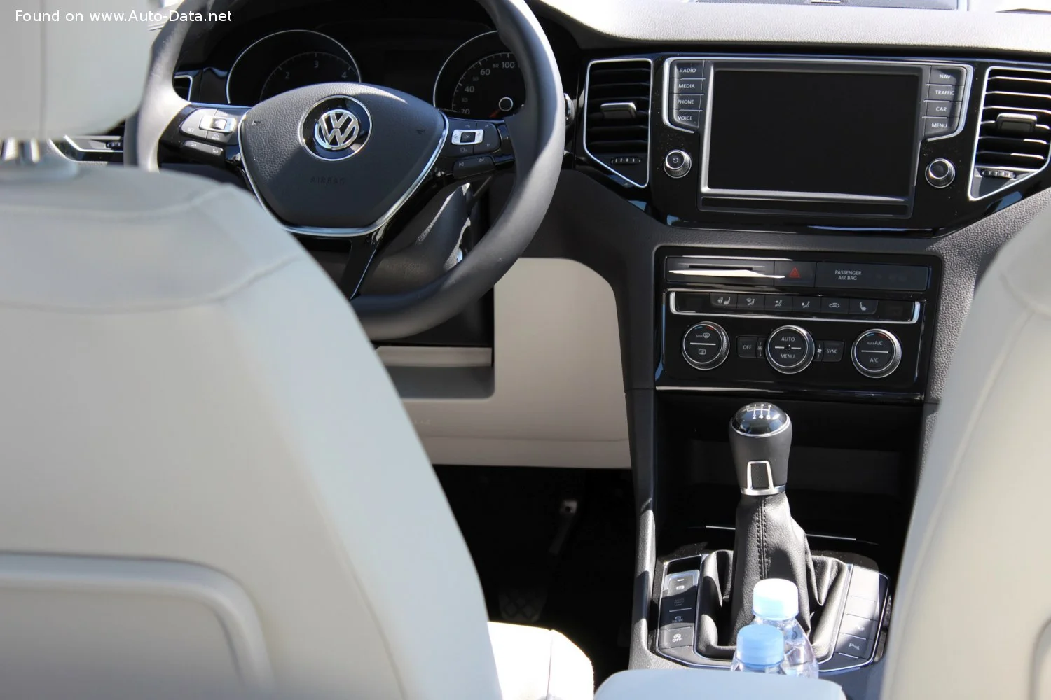 Volkswagen Golf 1.0 TSI (115 Hp) BlueMotion2015 - 2016 thumbnail 6