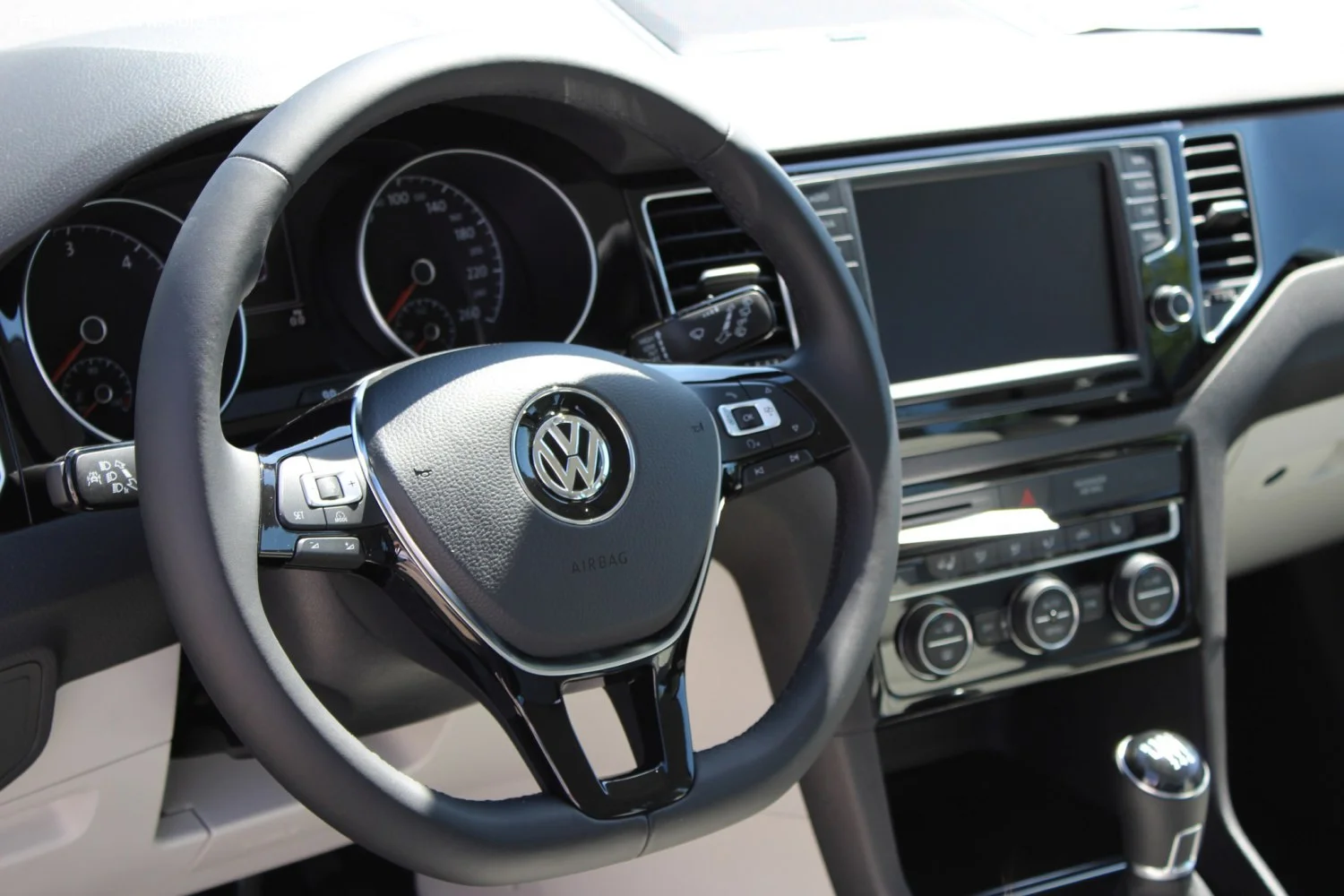 Volkswagen Golf 1.0 TSI (115 Hp) BlueMotion2015 - 2016 thumbnail 7