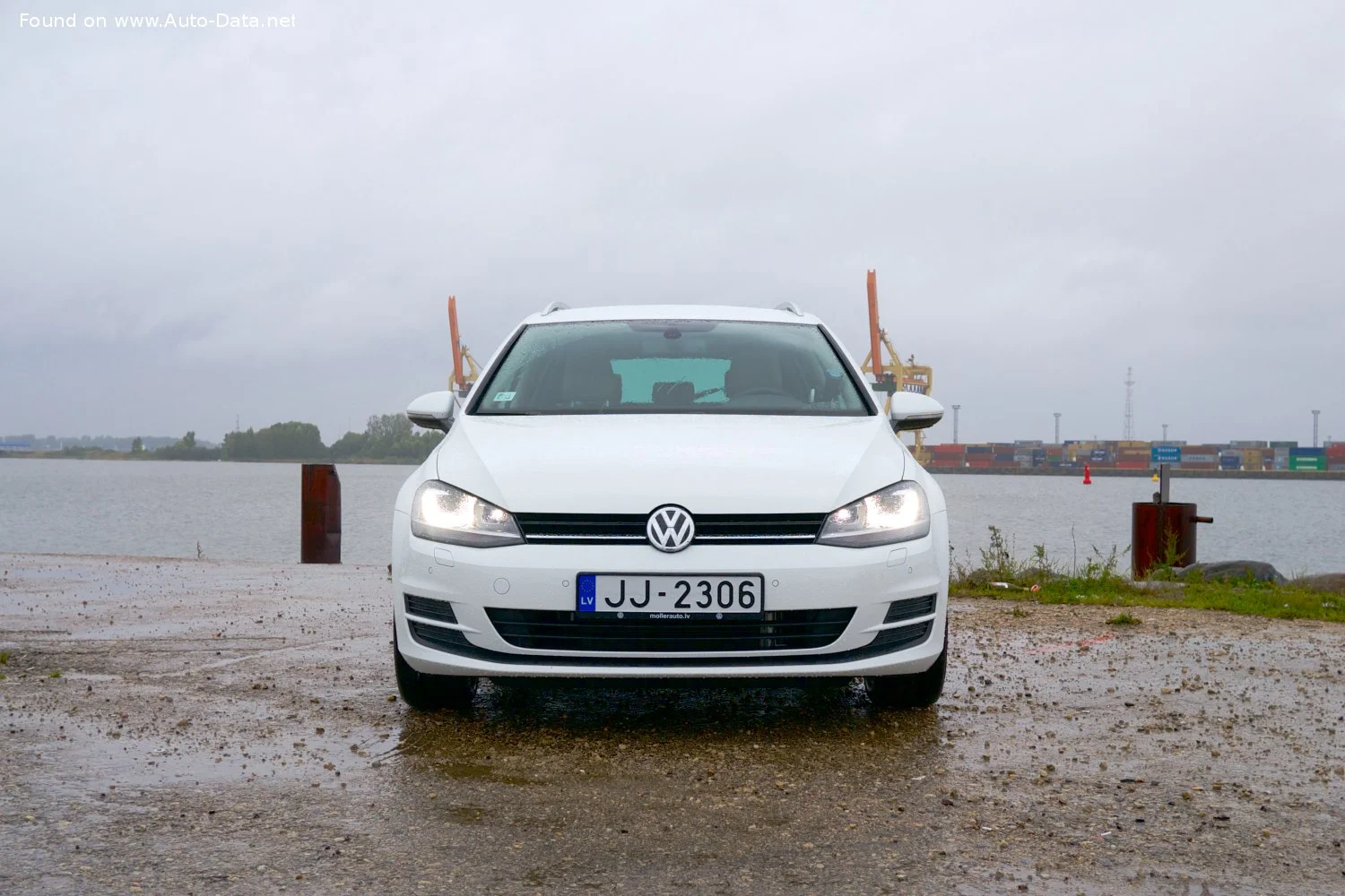Volkswagen Golf 1.0 TSI (115 Hp) BlueMotion2015 - 2016 thumbnail 3