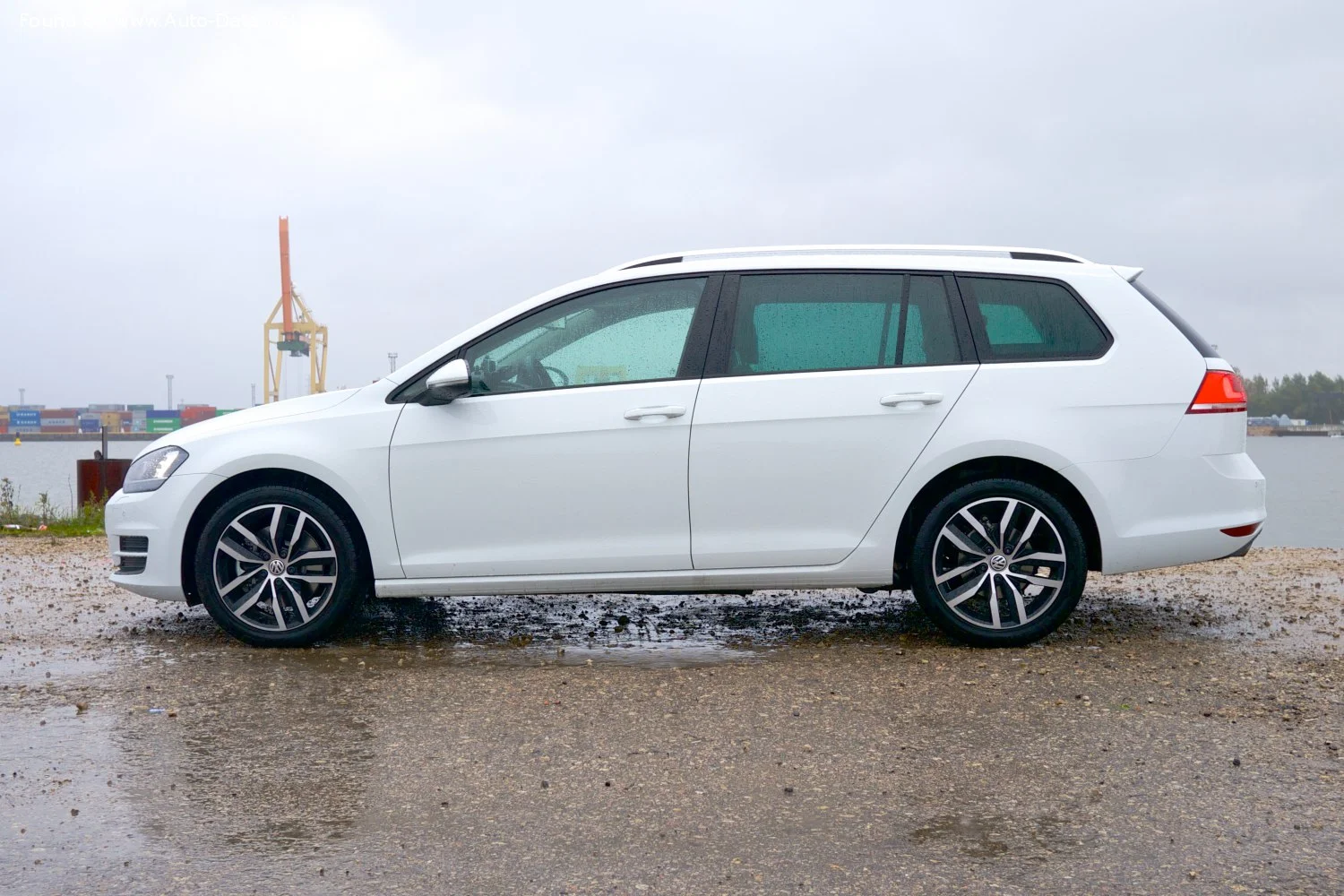 Volkswagen Golf 1.0 TSI (115 Hp) BlueMotion2015 - 2016 thumbnail 4