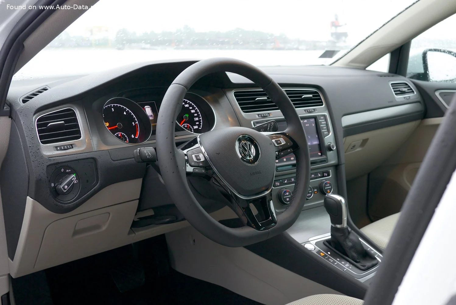 Volkswagen Golf 1.0 TSI (115 Hp) BlueMotion2015 - 2016 thumbnail 8