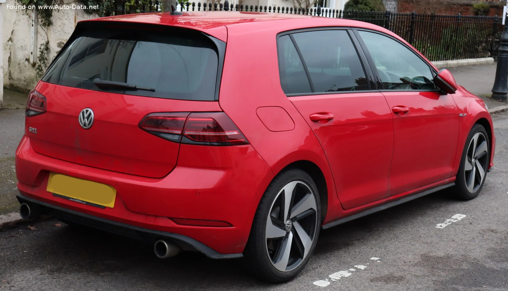 Volkswagen Golf 1.0 TSI (115 Hp) BlueMotion2015 - 2016 thumbnail 2
