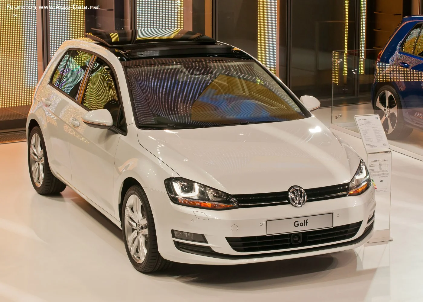 Volkswagen Golf 1.0 TSI (115 Hp) BlueMotion2015 - 2016 thumbnail 3