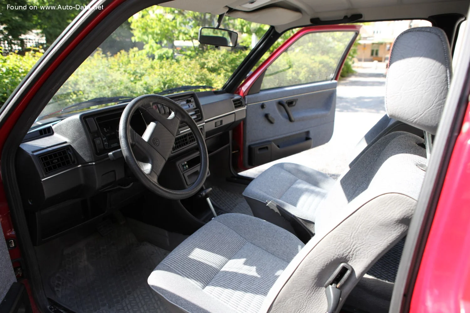 Volkswagen Golf 1.3 (55 Hp) Manual 4-speed1987 - 1991 thumbnail 18