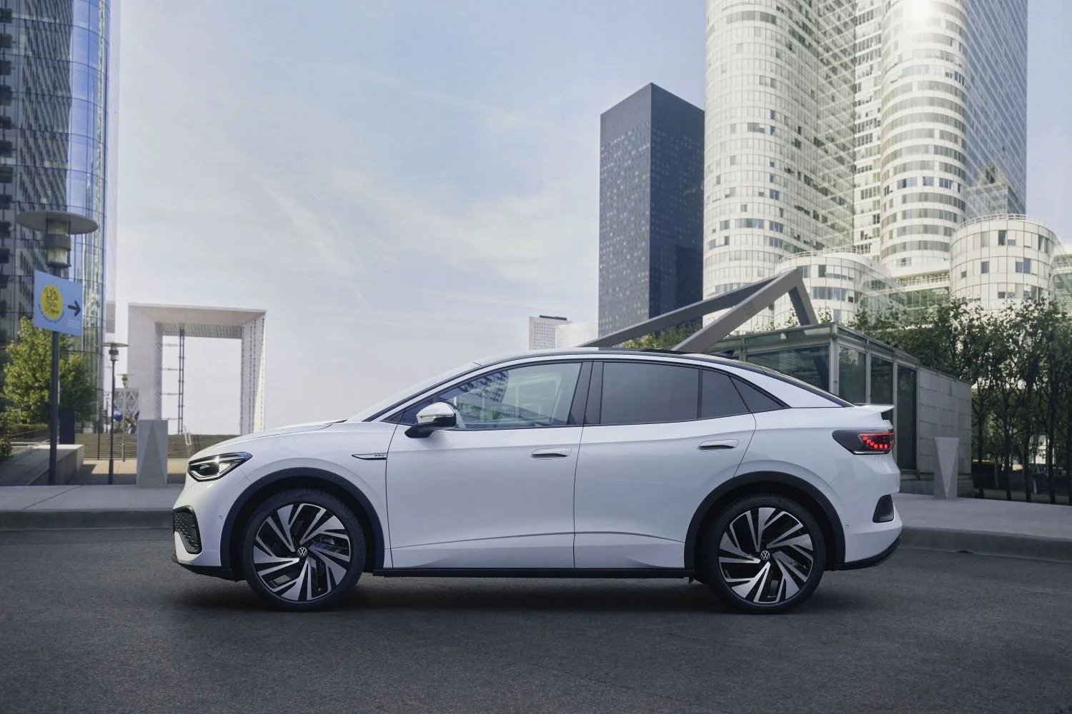 Volkswagen ID.5 55 kWh (170 Hp)2024 - thumbnail 4