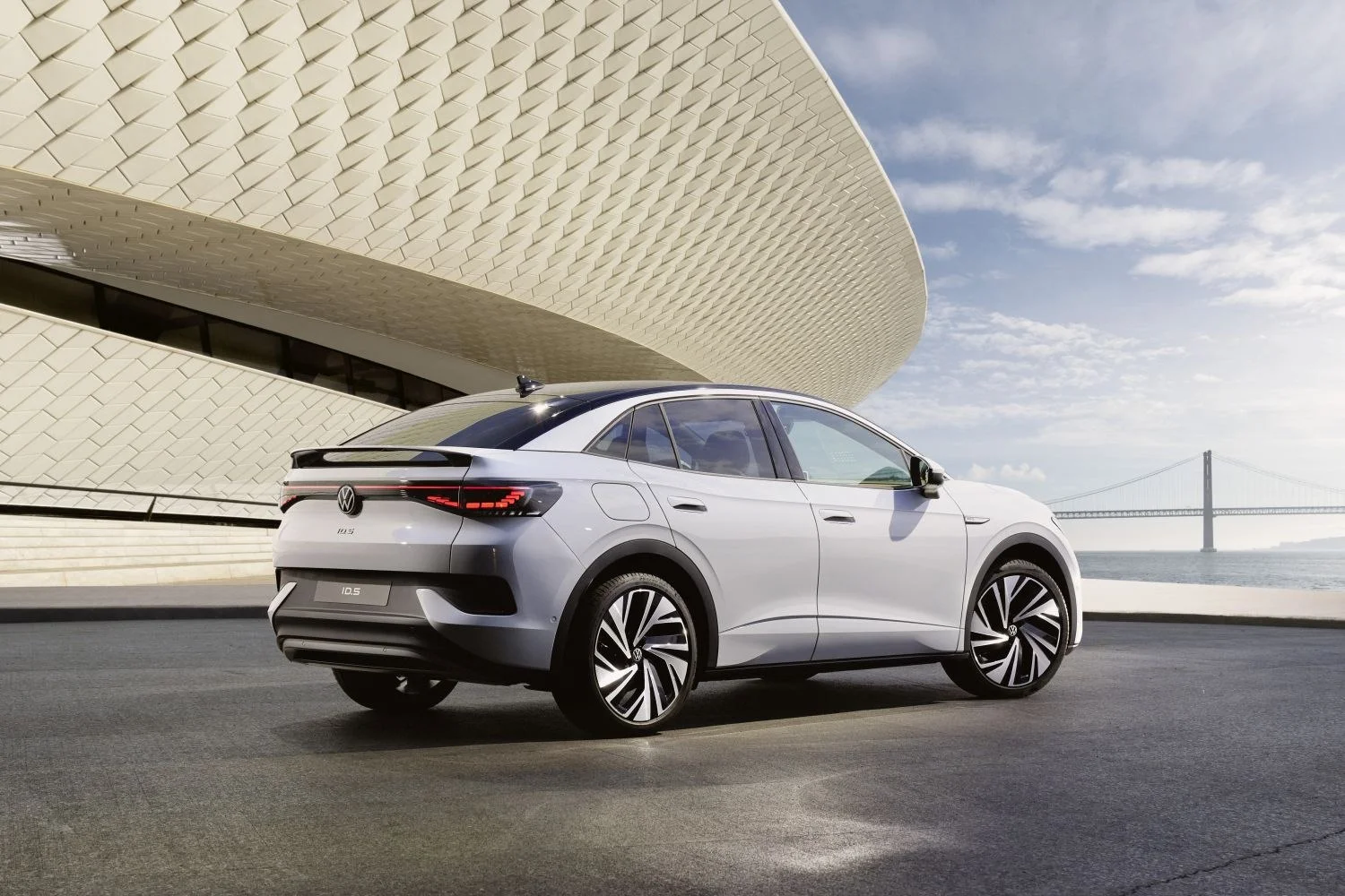 Volkswagen ID.5 55 kWh (170 Hp)2024 - thumbnail 5