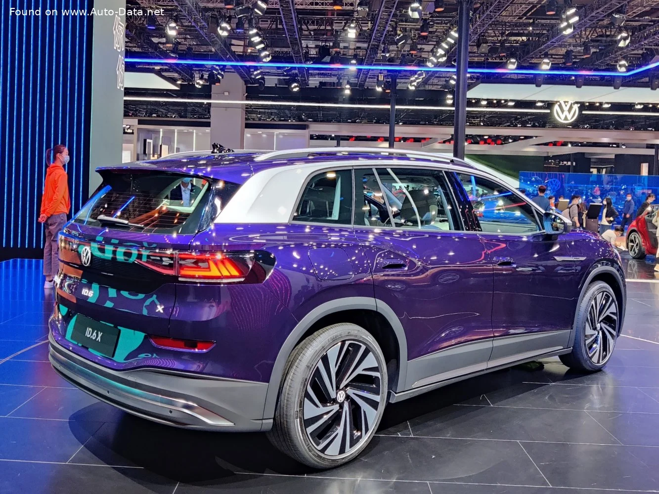 Volkswagen ID.6 62 kWh (180 Hp)2021 - thumbnail 15