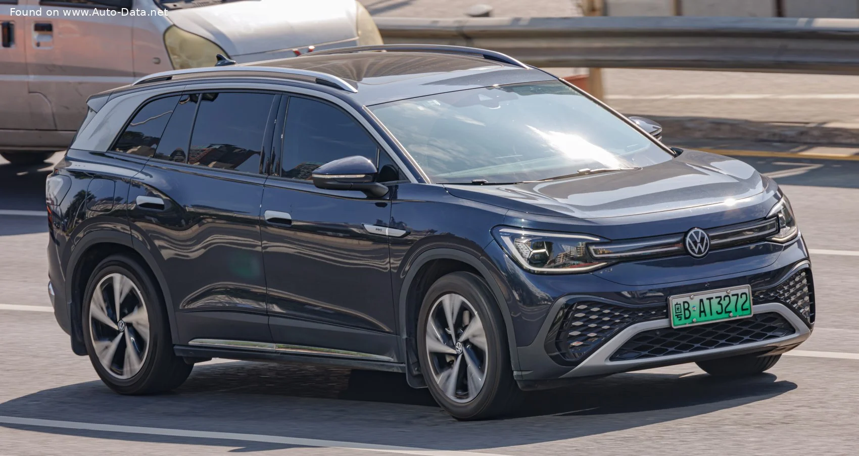 Volkswagen ID.6 62 kWh (180 Hp)2021 - thumbnail 14