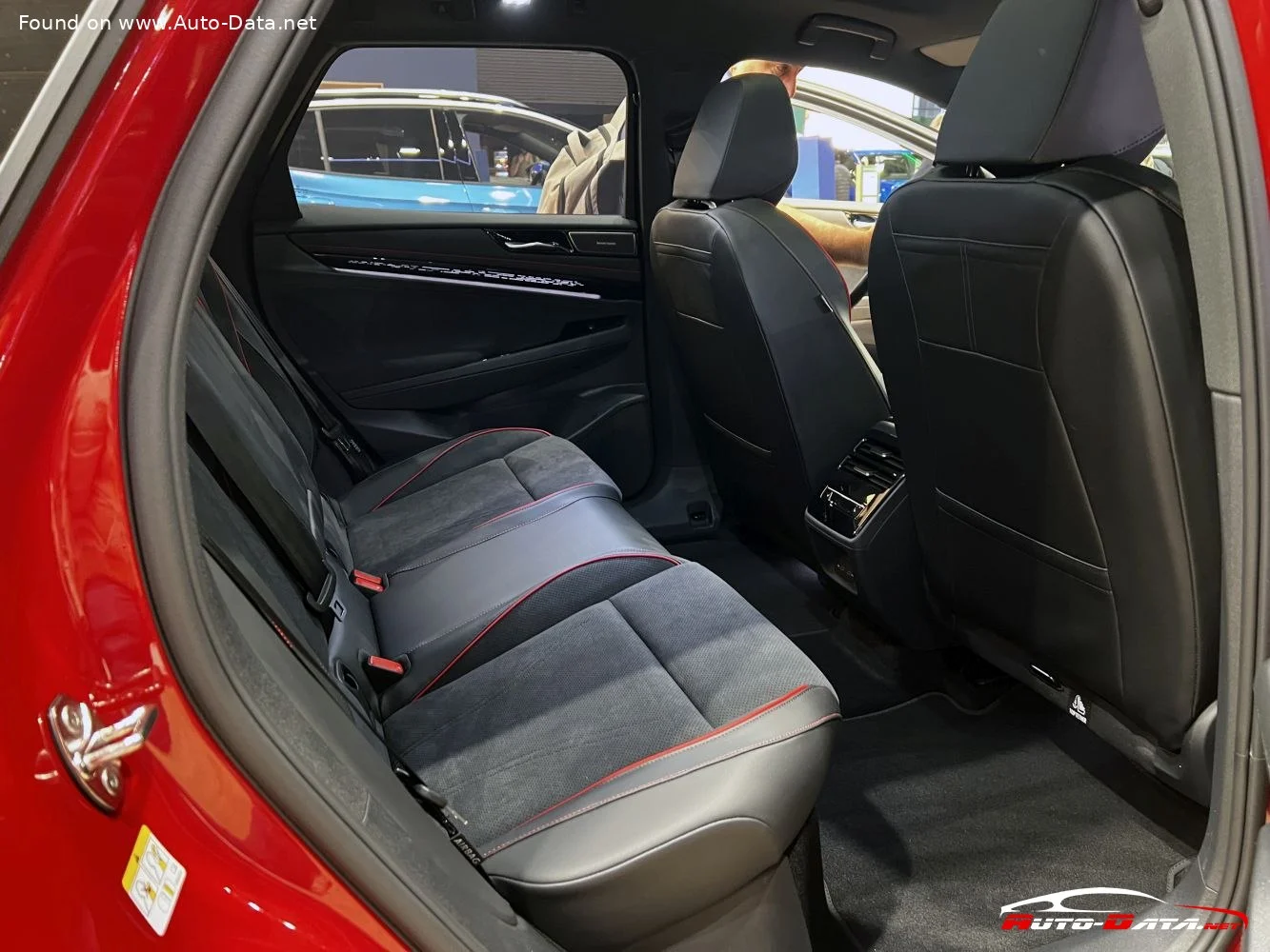 Volkswagen ID.7 GTX 91 kWh (340 Hp) 4MOTION2024 - thumbnail 7