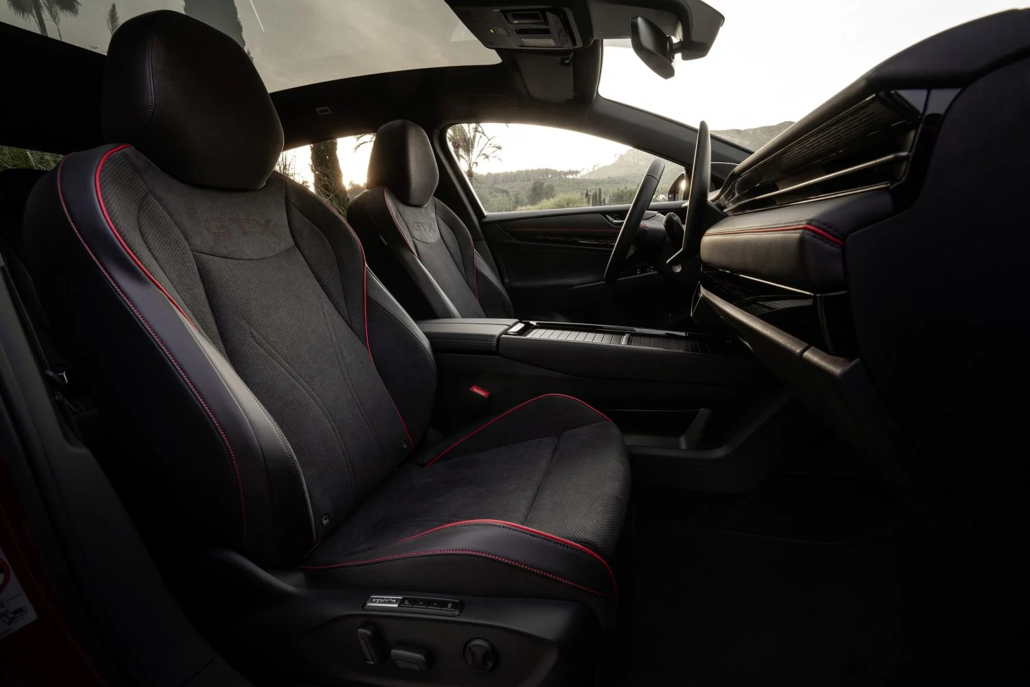 Volkswagen ID.7 GTX 91 kWh (340 Hp) 4MOTION2024 - thumbnail 16