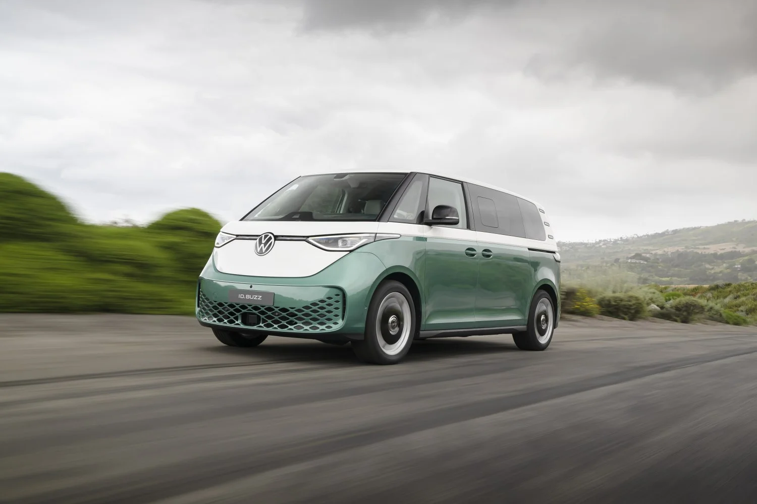 Volkswagen ID. Buzz 91 kWh (286 Hp)2024 - - 1