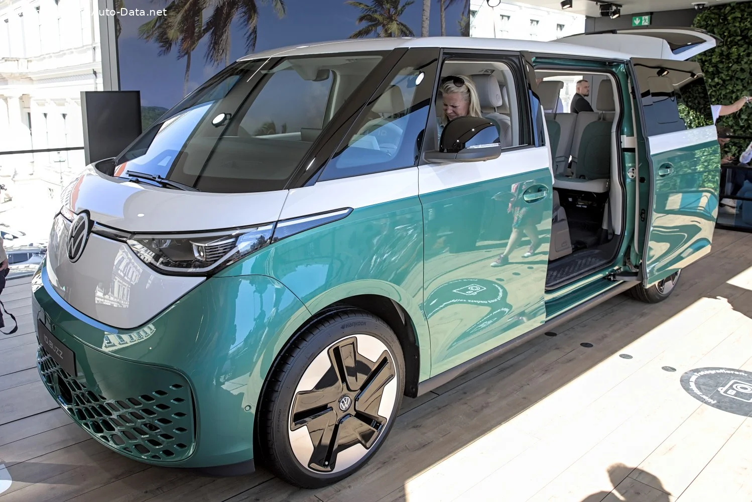 Volkswagen ID. Buzz 91 kWh (286 Hp)2024 - thumbnail 3