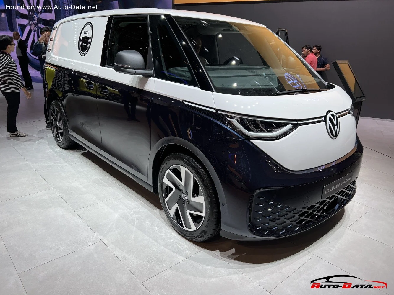 Volkswagen ID. Buzz 59 kWh (170 Hp)2024 - - 1