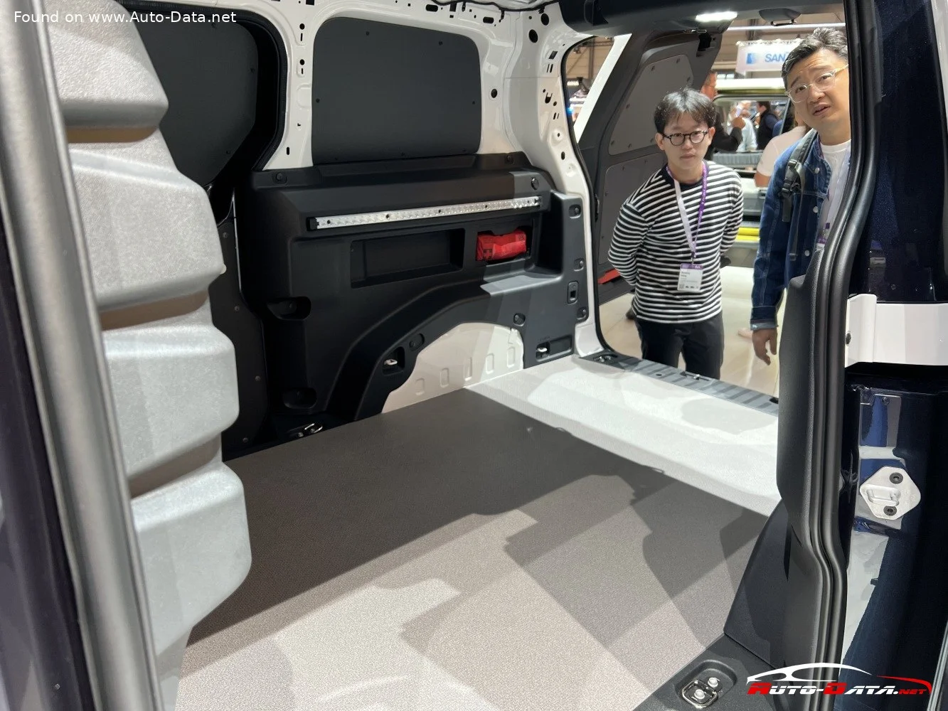 Volkswagen ID. Buzz 59 kWh (170 Hp)2024 - thumbnail 11