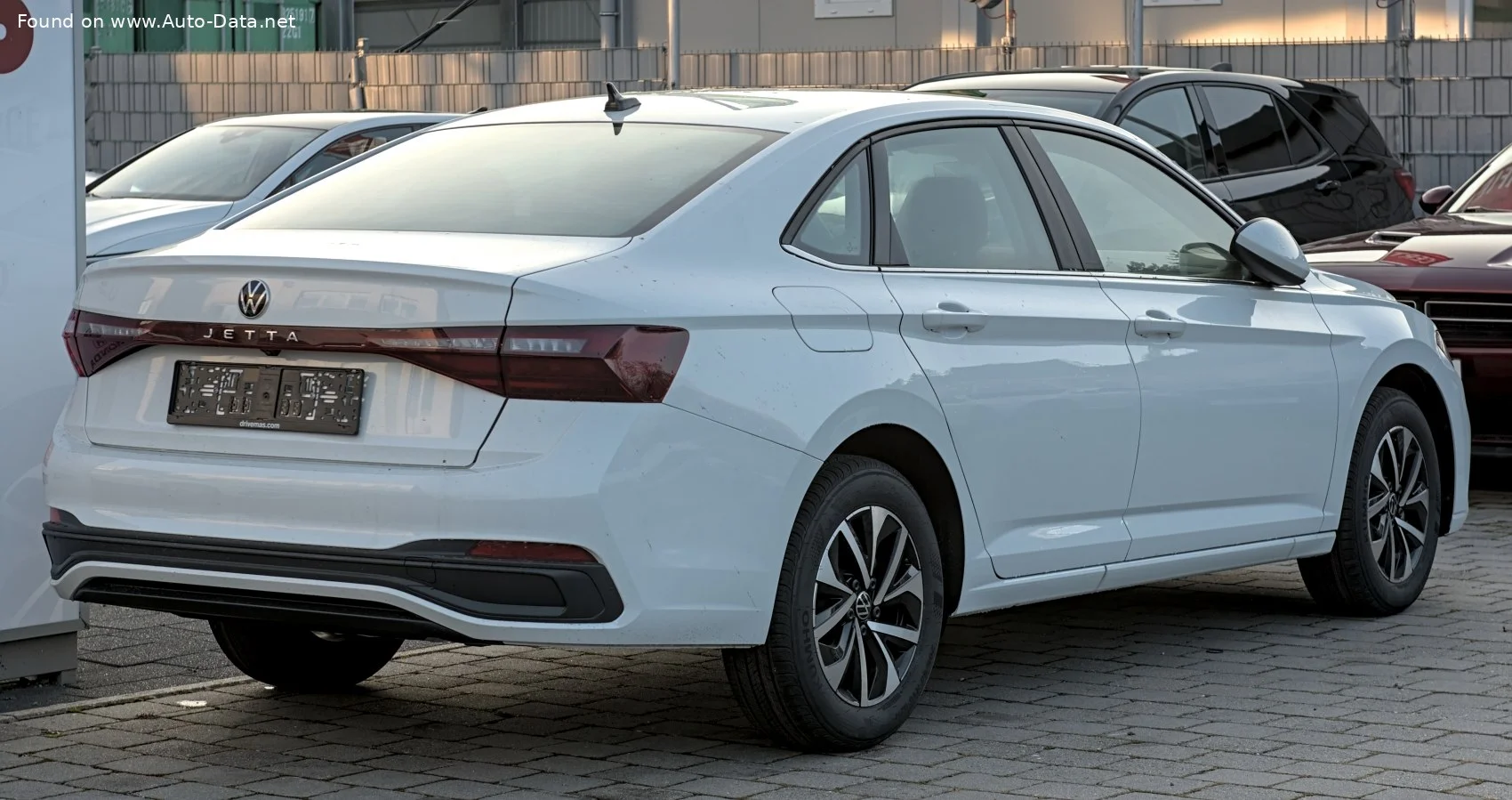 Volkswagen Jetta 1.5 TSI (158 Hp) Tiptronic2024 - thumbnail 3