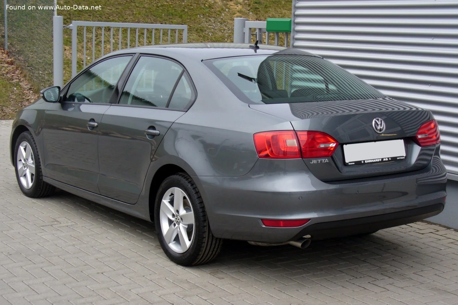Volkswagen Jetta 1.2 TSI (105 Hp)2010 - 2014 thumbnail 2