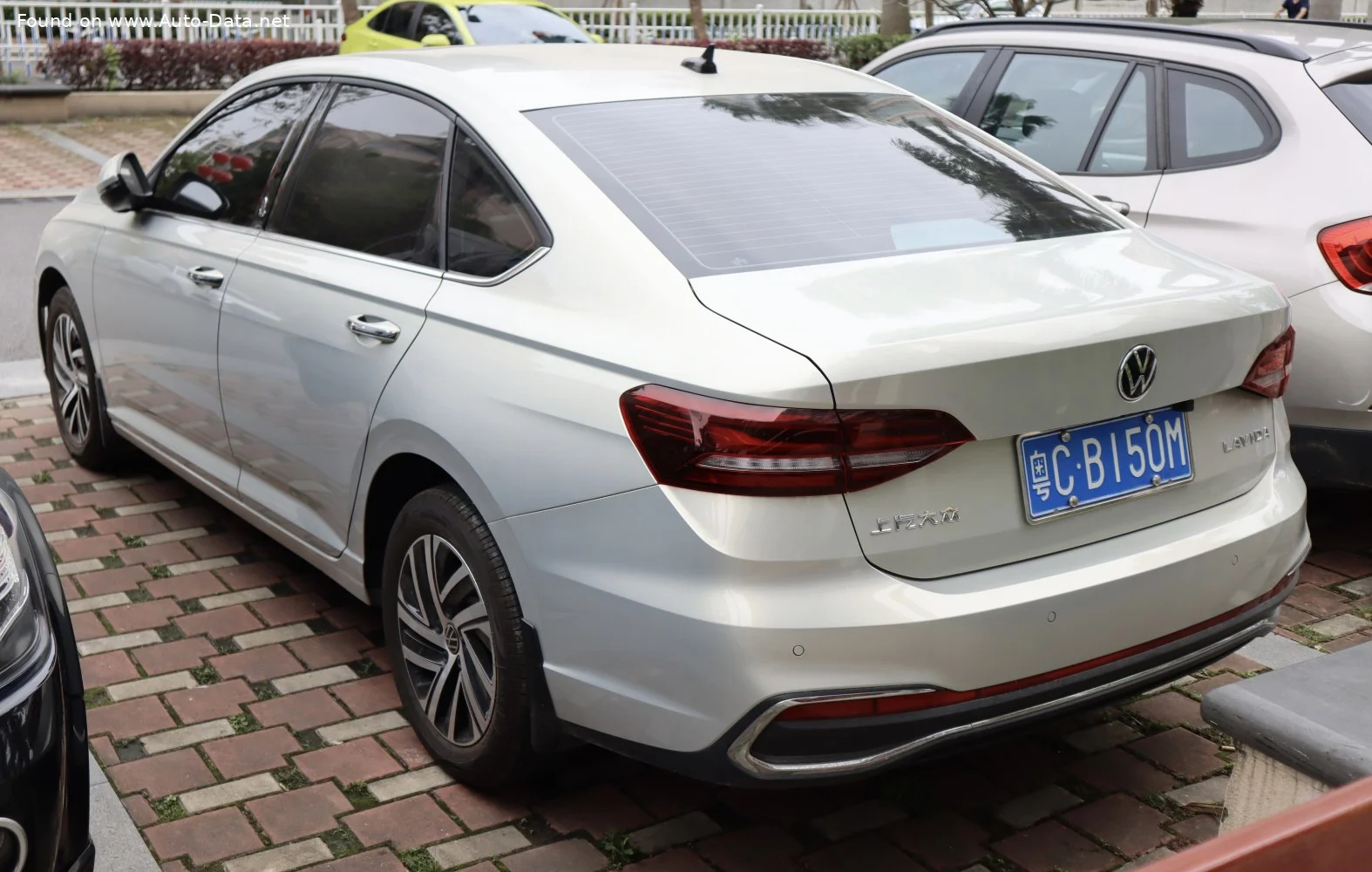 Volkswagen Lavida 1.5L (110 Hp) Automatic2022 - thumbnail 2