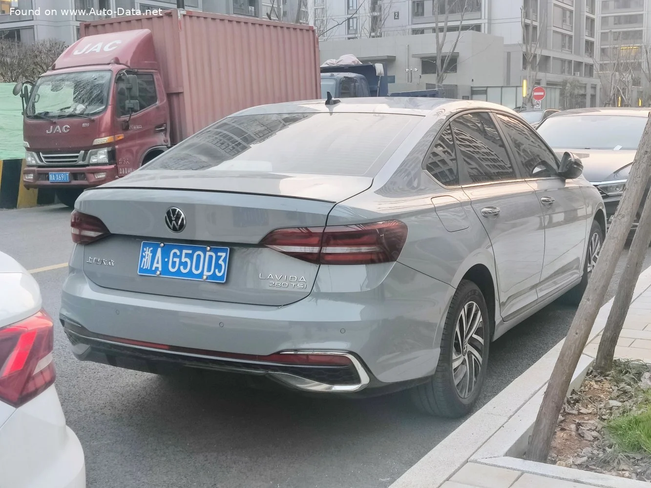 Volkswagen Lavida 1.5L (110 Hp) Automatic2022 - thumbnail 4